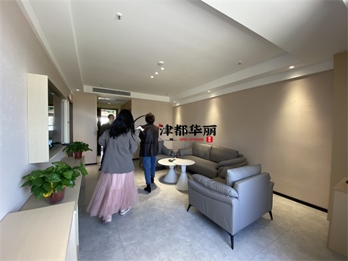 中卫装修公司|中卫程封酒店改造装修现场量尺